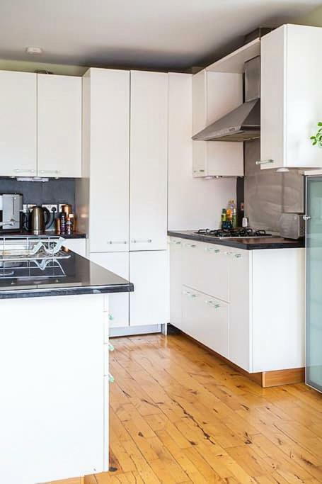 Spacious Belfast City Centre Duplex Apartment Екстериор снимка