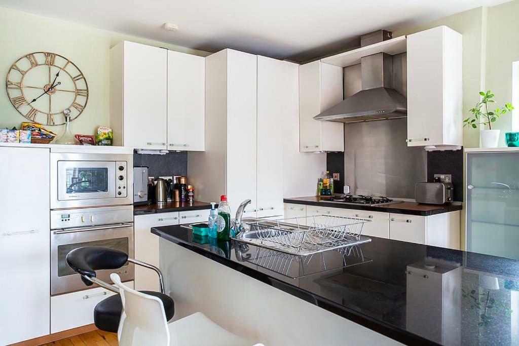 Spacious Belfast City Centre Duplex Apartment Екстериор снимка